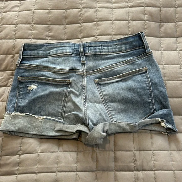 Universal Thread High Rise Jean Short Size 8 - Picture 3 of 3